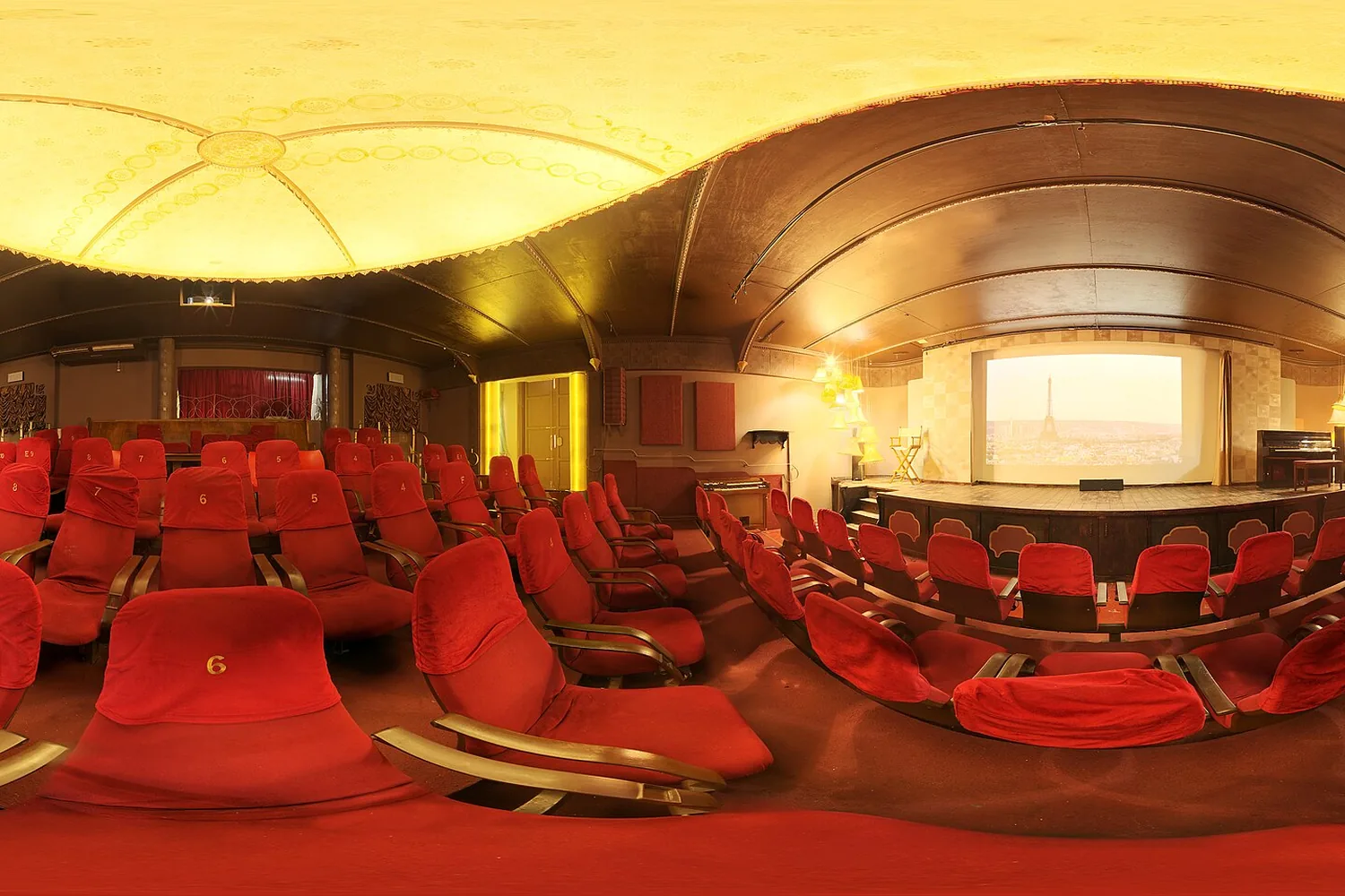 Sala de butacas de un centro cultural