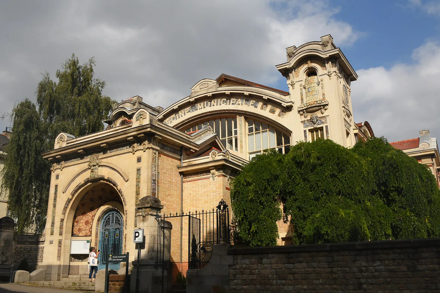 Piscina cubierta de un polideportivo